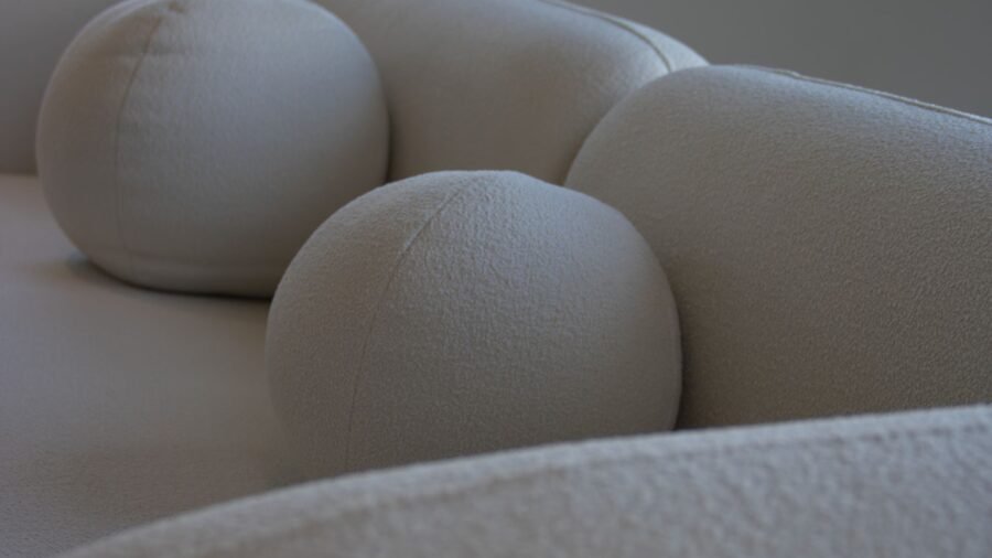 canape 3 places design haut de gamme luxueux tissu beige bouclette