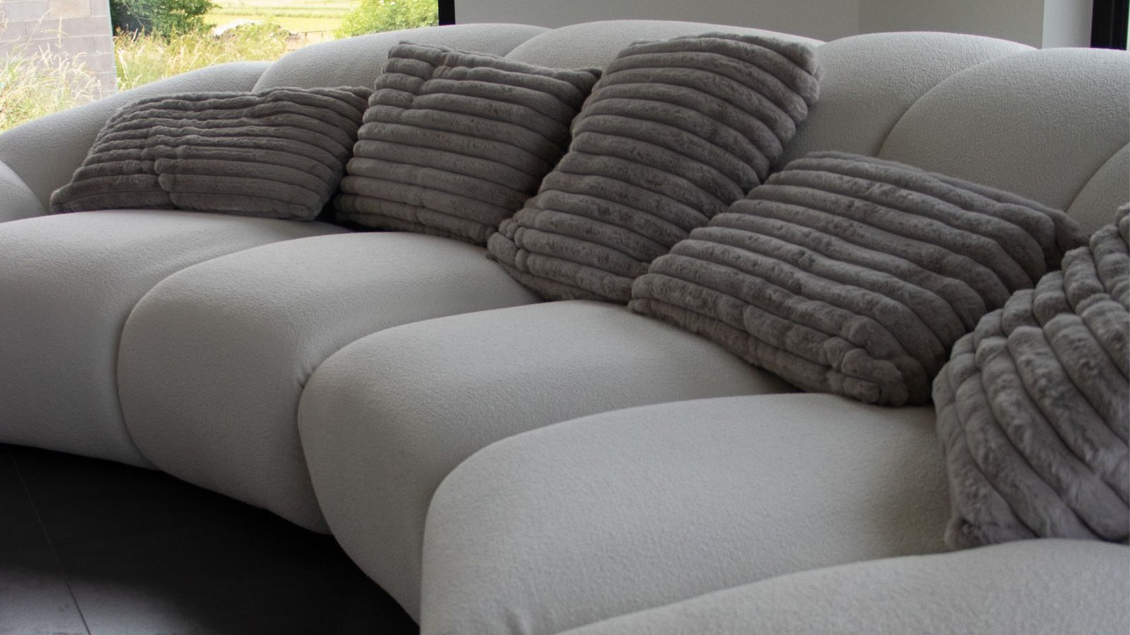 canape 4 places design-tissu prenimum beige bouclette